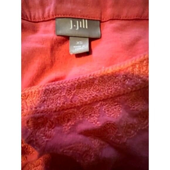 J. Jill Bohochic Coral Embroidered Neckline/Wrist V-Neck w/3 Buttons Top Sz XS - Picture 2 of 8